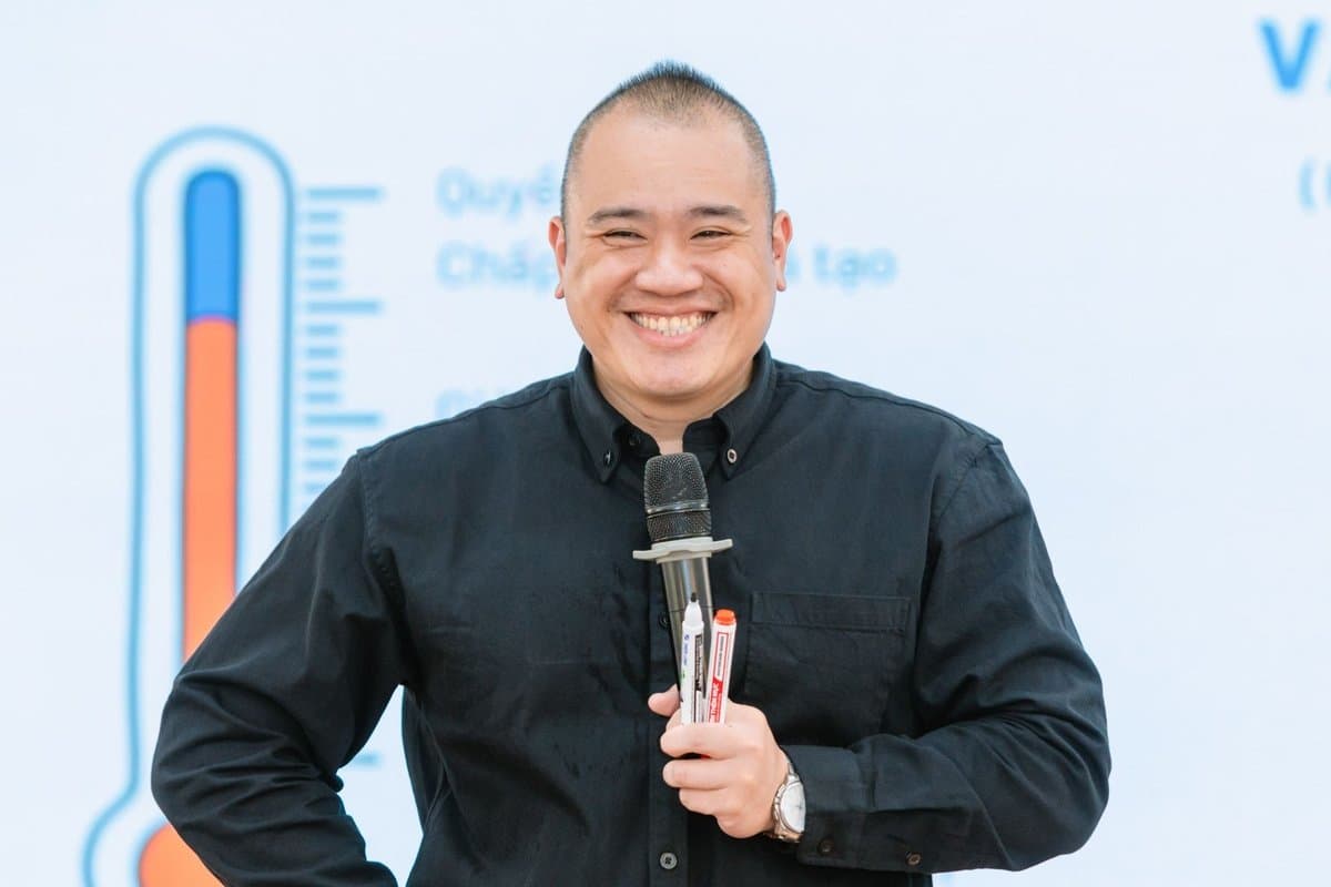 Vũ Hải đang giảng workshop về Operational Excellence cho ngành dịch vụ